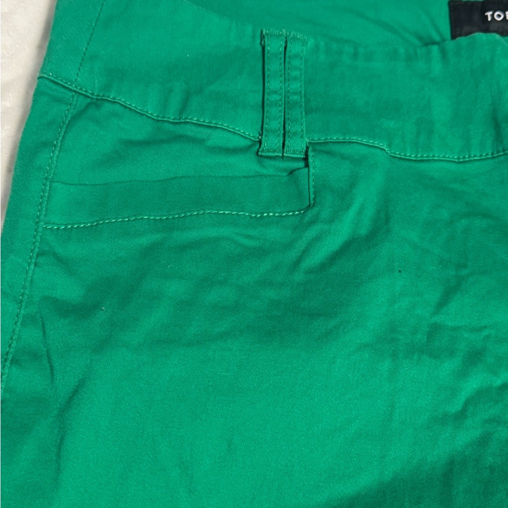 Torrid Kelly Green Stretch Shorts with Cuffed Hem, pockets and belt loops - Picture 5 of 7